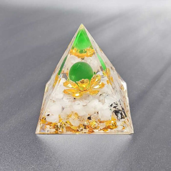 Ossidiana Verde Piramide Orgone 3109